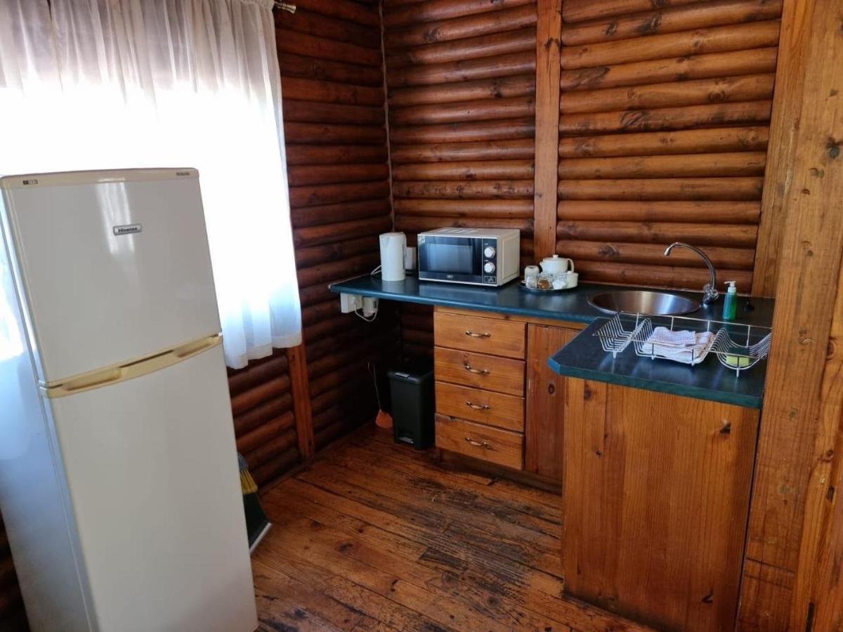 Waterfall Safari Lodge Winterkamp Bagian luar foto