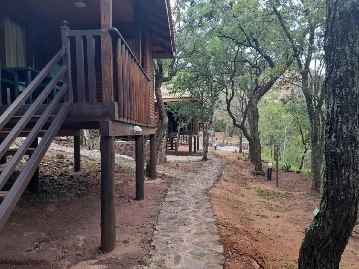 Waterfall Safari Lodge Winterkamp Bagian luar foto