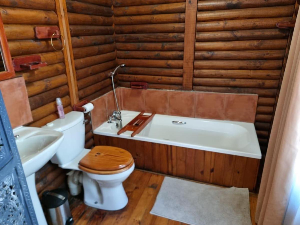 Waterfall Safari Lodge Winterkamp Bagian luar foto