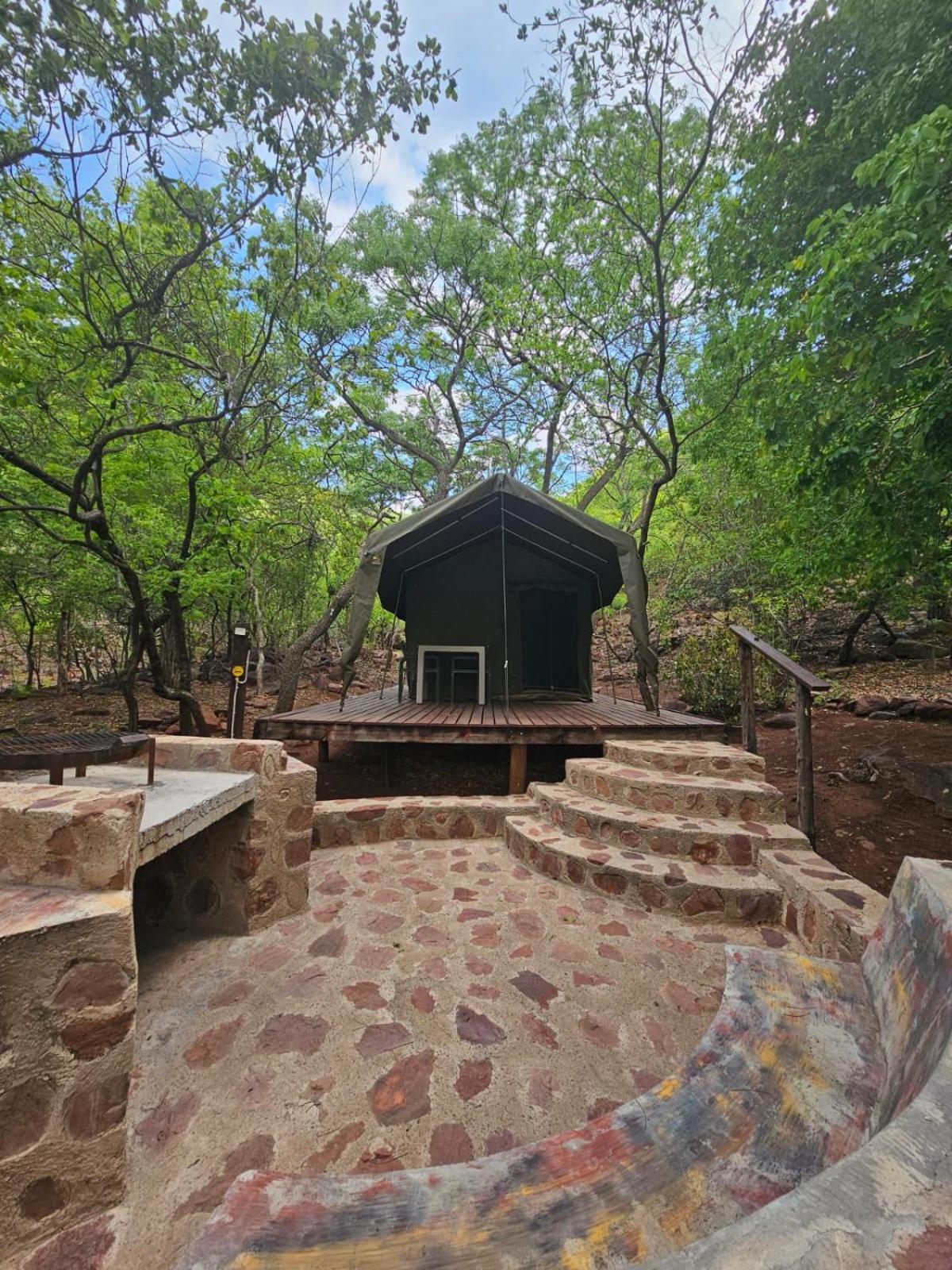 Waterfall Safari Lodge Winterkamp Bagian luar foto